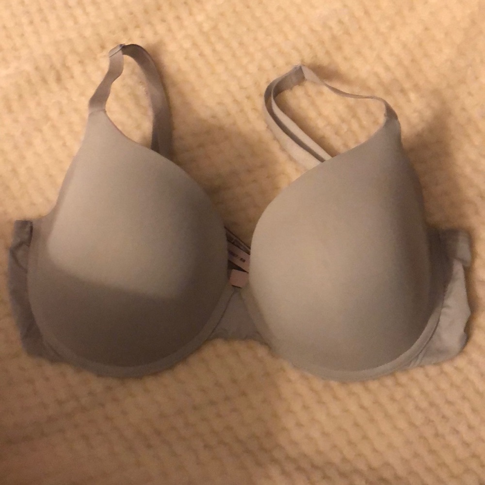 36DD Victoria’s Secret gray bra